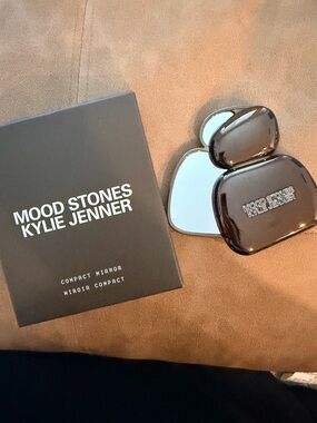 Kylie Jenner Mood Stones Compact Mirror - Brown Gloss